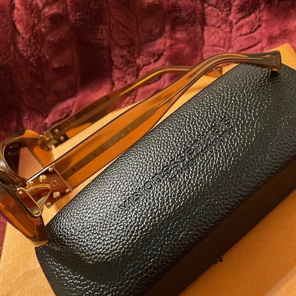 Louis Vuitton Ladies Sunglasses main image 9